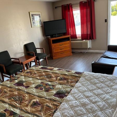 Seven Oakes Motel Kingston Buitenkant foto