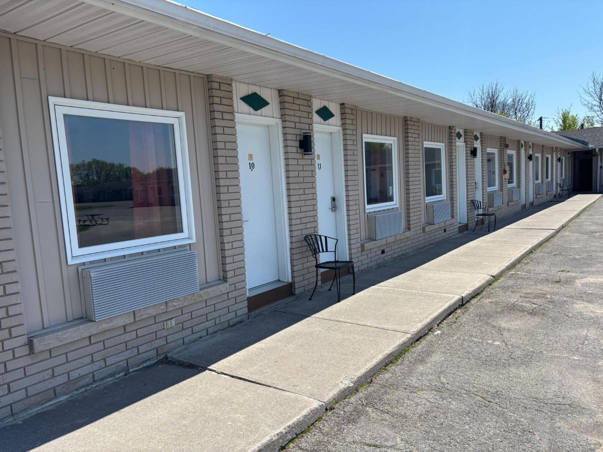 Seven Oakes Motel Kingston Buitenkant foto