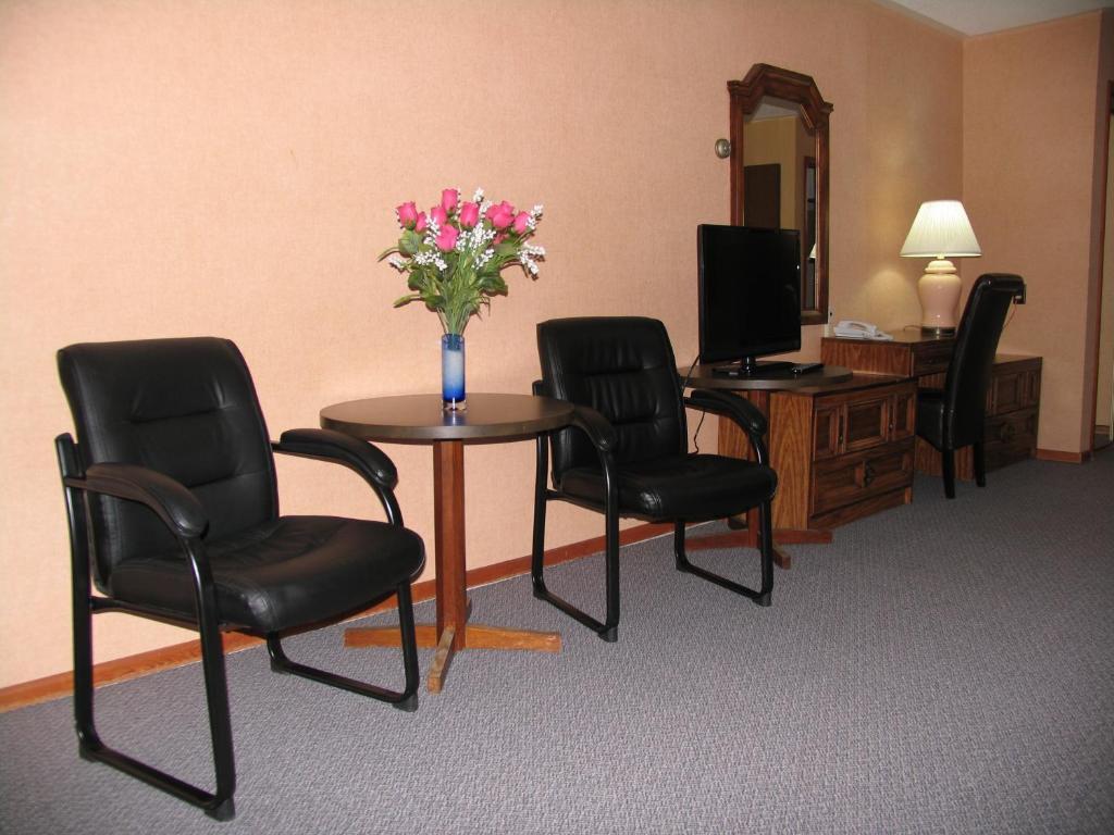 Seven Oakes Motel Kingston Buitenkant foto